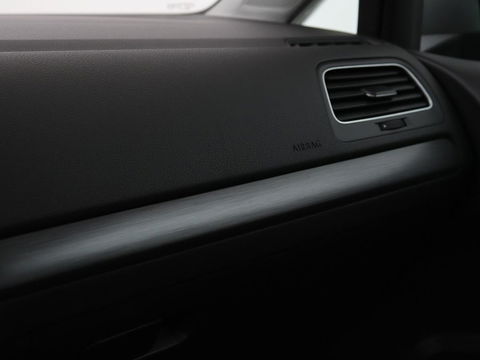 Volkswagen Golf 1.0 TSI Comfortline | Stoelverwarming | Full LED | Carplay | Climate control | Parkeerhulp | Cruise control | 19'' lichtmetalen velgen