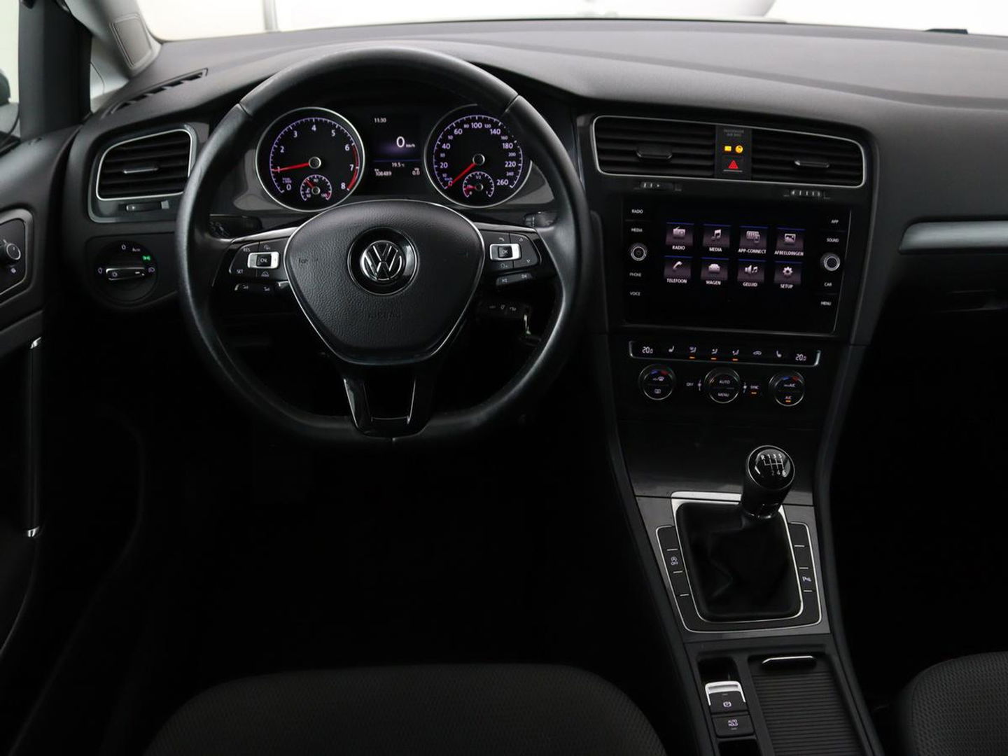 Volkswagen Golf 1.0 TSI Comfortline | Stoelverwarming | Full LED | Carplay | Climate control | Parkeerhulp | Cruise control | 19'' lichtmetalen velgen