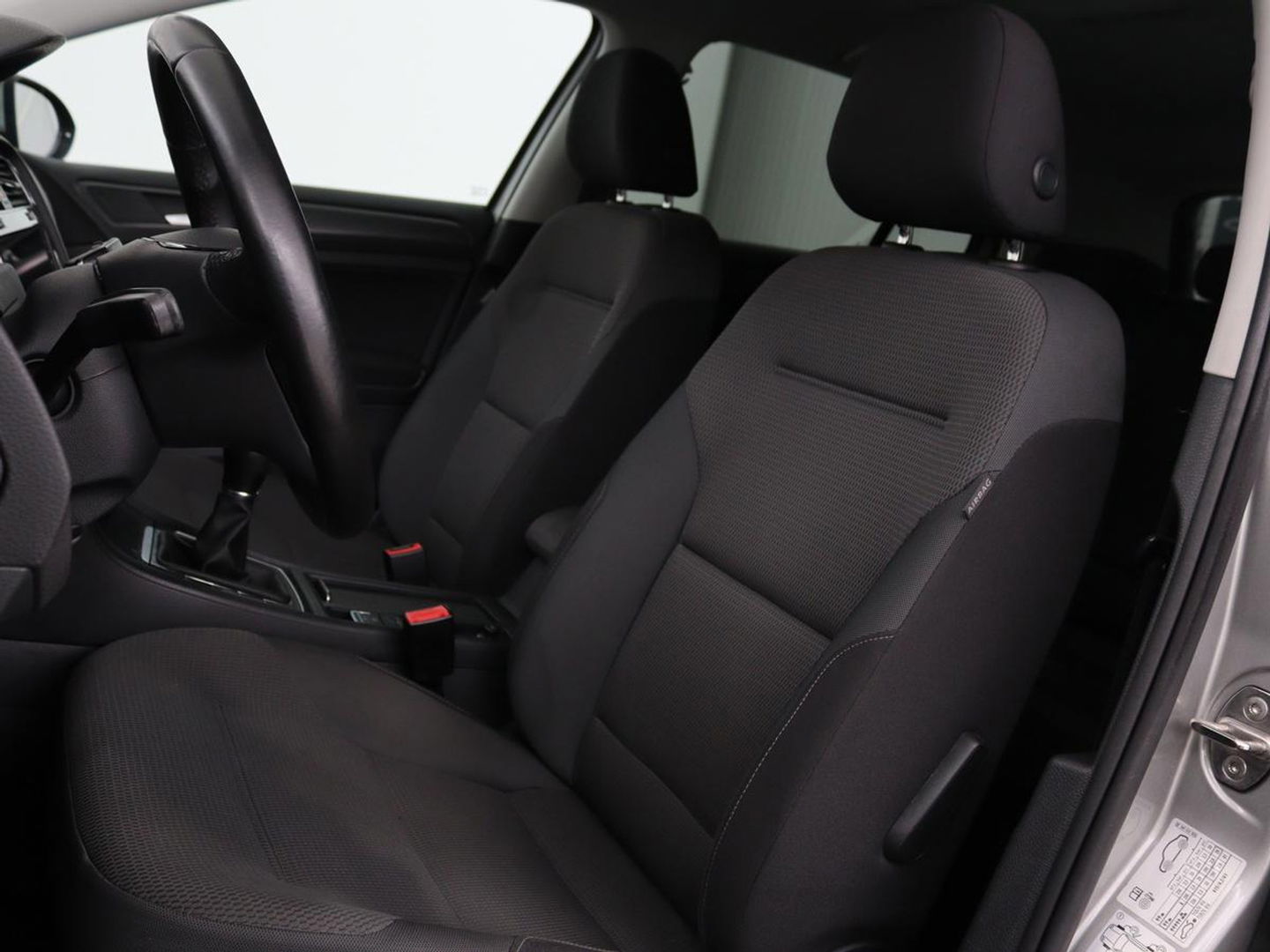 Volkswagen Golf 1.0 TSI Comfortline | Stoelverwarming | Full LED | Carplay | Climate control | Parkeerhulp | Cruise control | 19'' lichtmetalen velgen