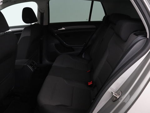 Volkswagen Golf 1.0 TSI Comfortline | Stoelverwarming | Full LED | Carplay | Climate control | Parkeerhulp | Cruise control | 19'' lichtmetalen velgen