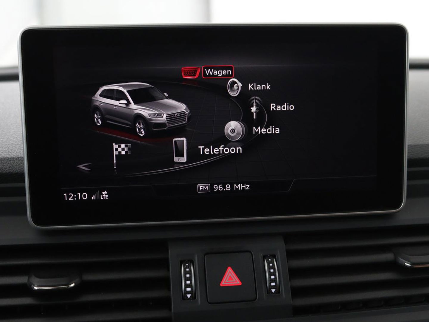 Audi Q5 2.0 TDI quattro Sport | Leder | Stoelverwarming | Trekhaak | Virtual Cockpit | Navigatie | Keyless | Xenon | Elektrische stoelen | Climate control | Parkeerhulp | Cruise control