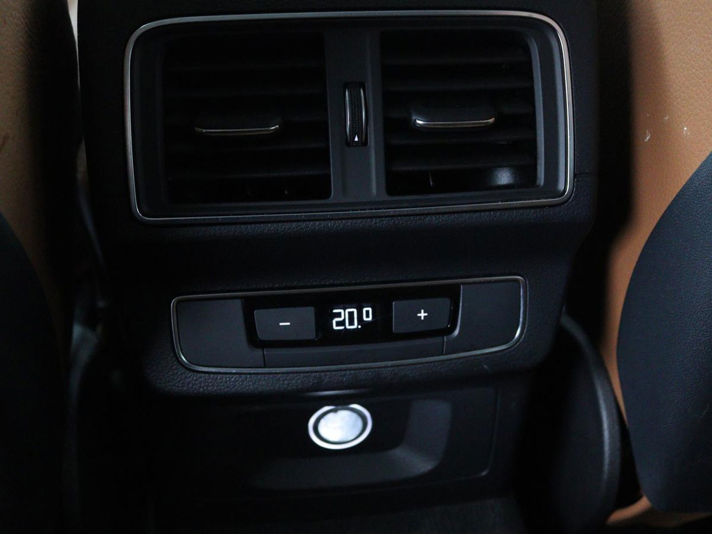 Audi Q5 2.0 TDI quattro Sport | Leder | Stoelverwarming | Trekhaak | Virtual Cockpit | Navigatie | Keyless | Xenon | Elektrische stoelen | Climate control | Parkeerhulp | Cruise control