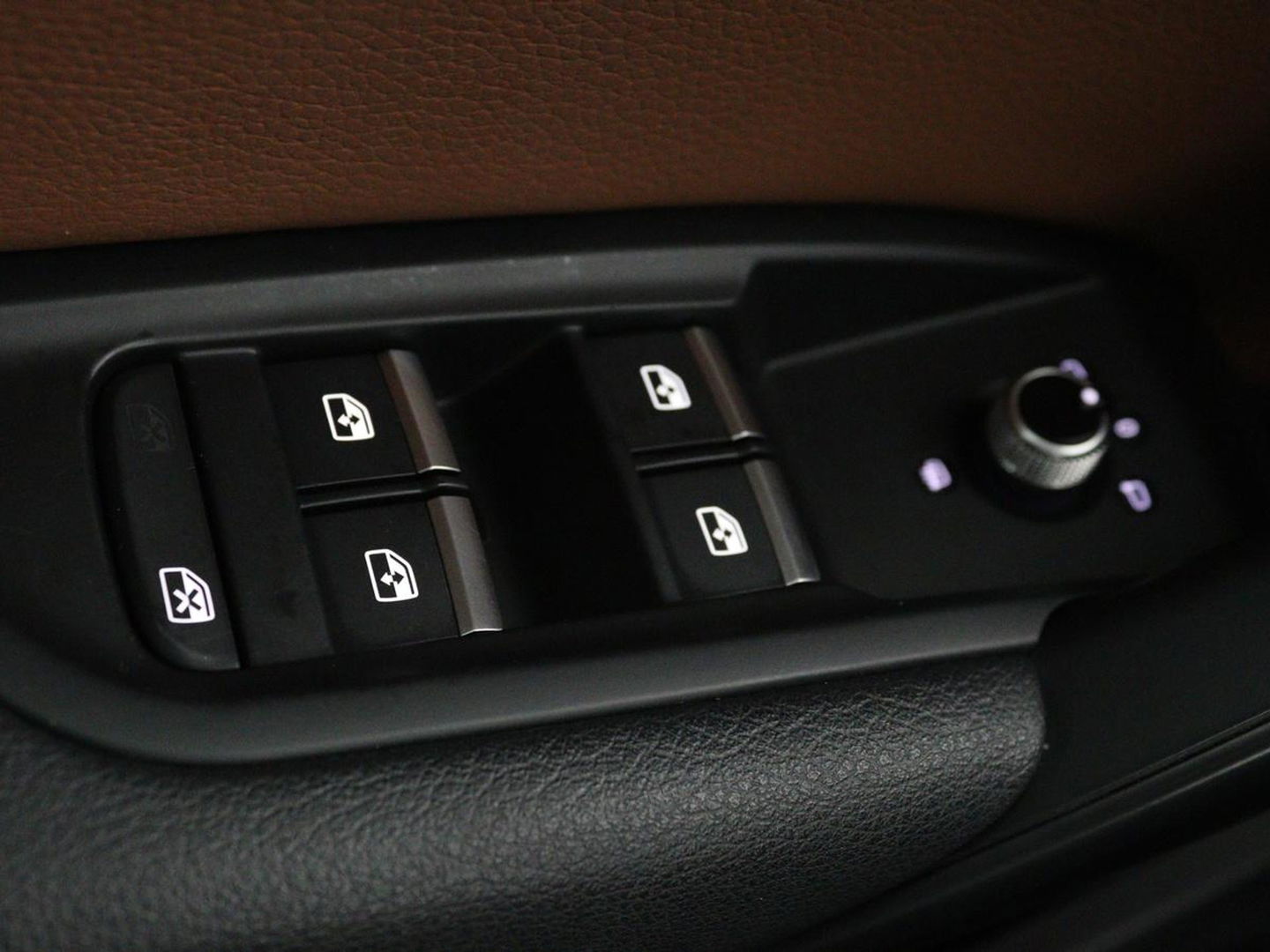 Audi Q5 2.0 TDI quattro Sport | Leder | Stoelverwarming | Trekhaak | Virtual Cockpit | Navigatie | Keyless | Xenon | Elektrische stoelen | Climate control | Parkeerhulp | Cruise control