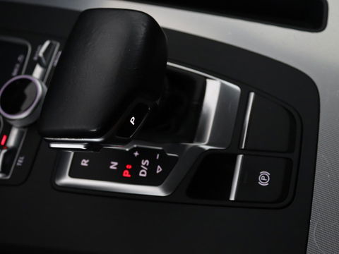 Audi Q5 2.0 TDI quattro Sport | Leder | Stoelverwarming | Trekhaak | Virtual Cockpit | Navigatie | Keyless | Xenon | Elektrische stoelen | Climate control | Parkeerhulp | Cruise control