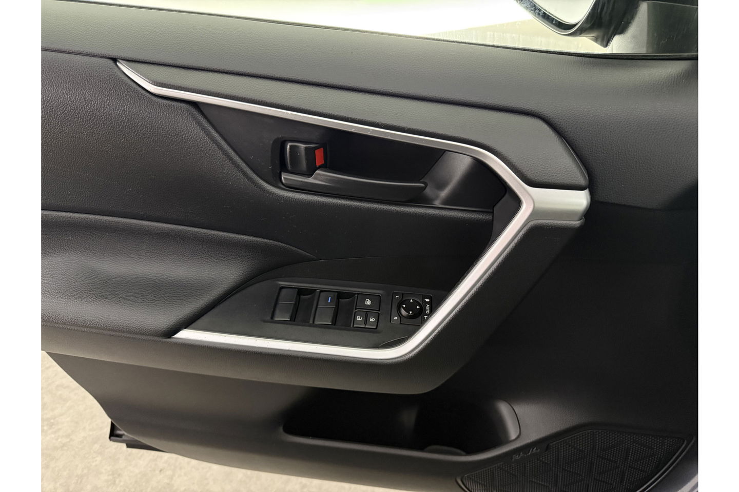 Toyota RAV4 2.5 Hybrid 242PK LED Carplay Clima Cruise Parkeersensoren 17"LMV