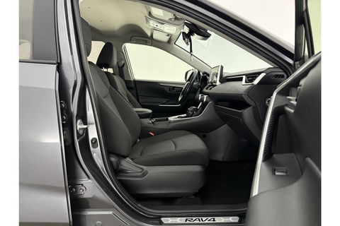 Toyota RAV4 2.5 Hybrid 242PK LED Carplay Clima Cruise Parkeersensoren 17"LMV