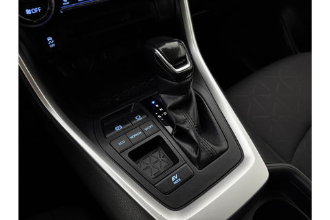 Toyota RAV4 2.5 Hybrid 242PK LED Carplay Clima Cruise Parkeersensoren 17"LMV