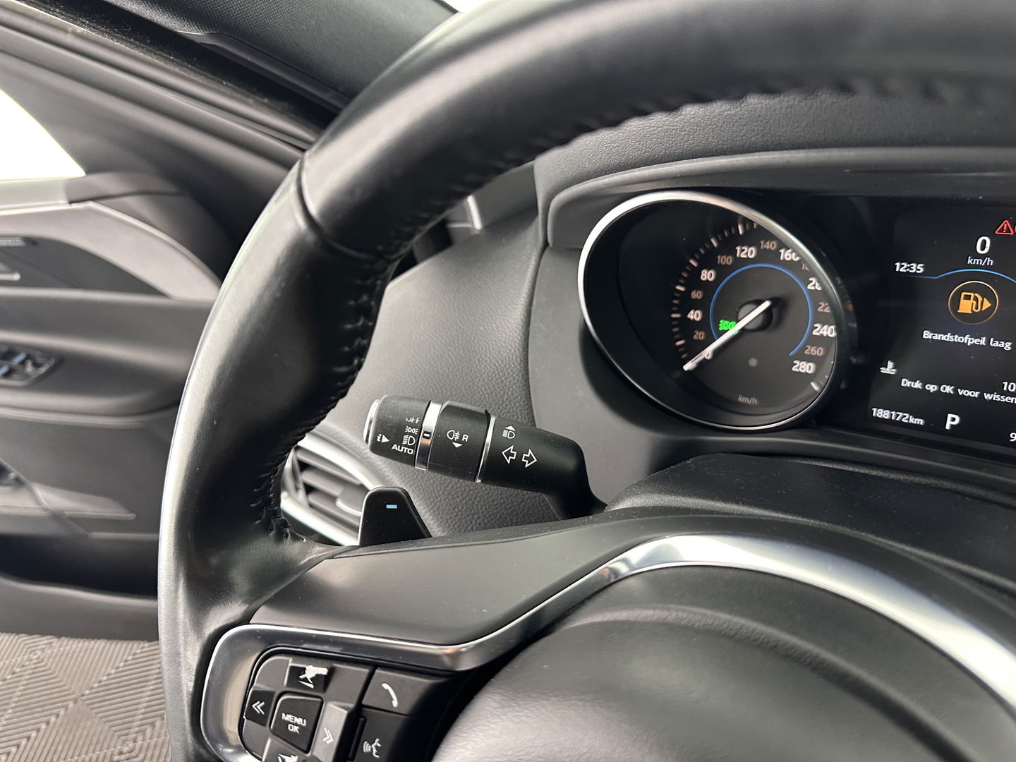 Jaguar XE 2.0 D R-Sport Aut. *1/2LEATHER | XENON | NAVI-FULLMAP | MERIDIAN-SOUND | SPORT-SEATS | CAMERA | ECC | PDC | CRUISE | 17''ALU*