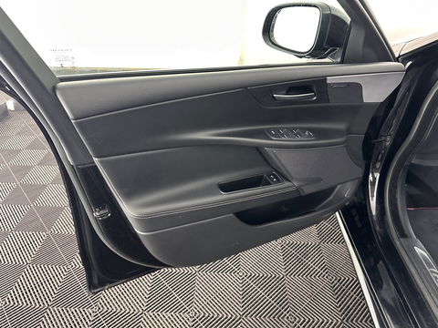 Jaguar XE 2.0 D R-Sport Aut. *1/2LEATHER | XENON | NAVI-FULLMAP | MERIDIAN-SOUND | SPORT-SEATS | CAMERA | ECC | PDC | CRUISE | 17''ALU*