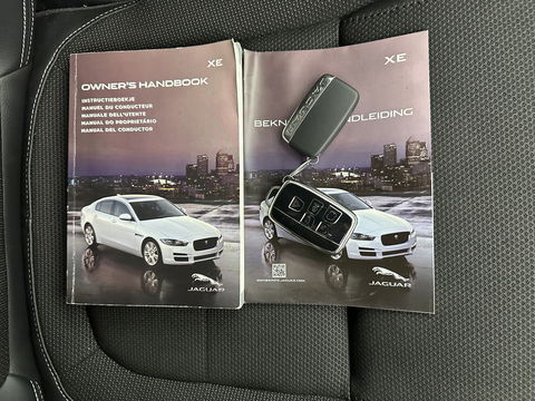 Jaguar XE 2.0 D R-Sport Aut. *1/2LEATHER | XENON | NAVI-FULLMAP | MERIDIAN-SOUND | SPORT-SEATS | CAMERA | ECC | PDC | CRUISE | 17''ALU*