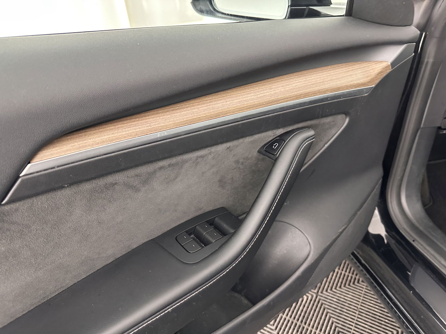 Tesla Model 3 Standard RWD Plus 60 kWh (INCL-BTW) Aut. *PANO | AUTO-PILOT | FULL-LEATHER | KEYLESS | FULL-LED | MEMORY-PACK | SURROUND-VIEW | DAB | CARPLAY | DIGI-COCKPIT | LANE-ASSIST | COMFORT-SEATS | 19"ALU*