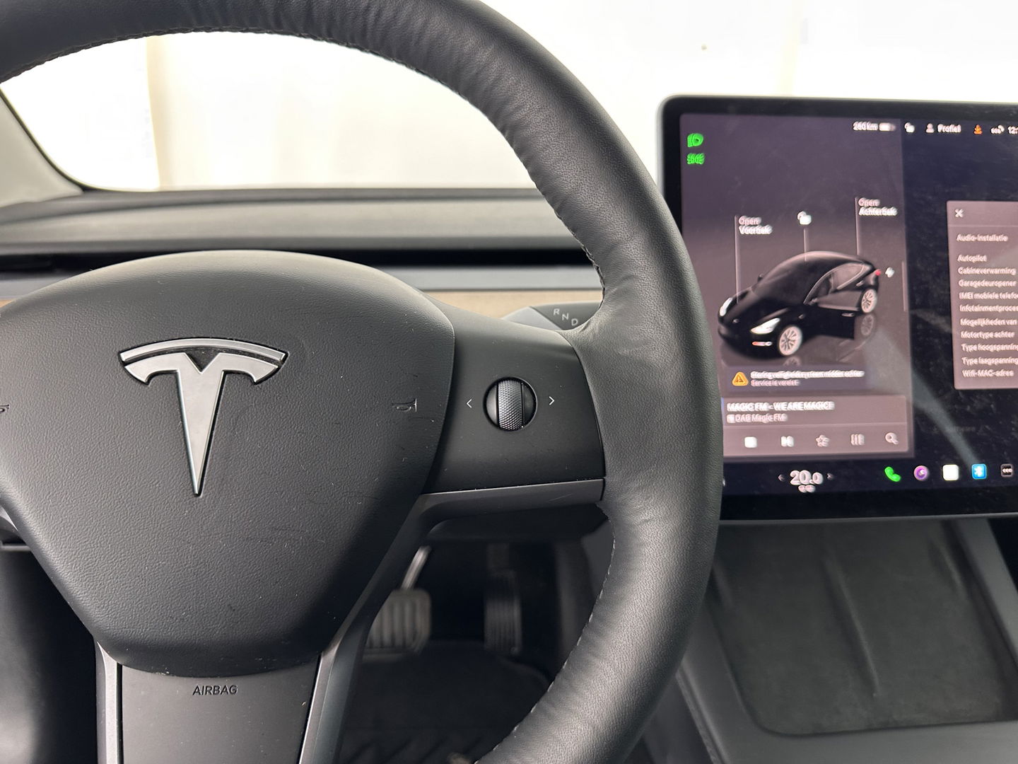 Tesla Model 3 Standard RWD Plus 60 kWh (INCL-BTW) Aut. *PANO | AUTO-PILOT | FULL-LEATHER | KEYLESS | FULL-LED | MEMORY-PACK | SURROUND-VIEW | DAB | CARPLAY | DIGI-COCKPIT | LANE-ASSIST | COMFORT-SEATS | 19"ALU*