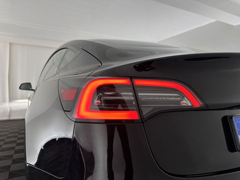 Tesla Model 3 Standard RWD Plus 60 kWh (INCL-BTW) Aut. *PANO | AUTO-PILOT | FULL-LEATHER | KEYLESS | FULL-LED | MEMORY-PACK | SURROUND-VIEW | DAB | CARPLAY | DIGI-COCKPIT | LANE-ASSIST | COMFORT-SEATS | 19"ALU*