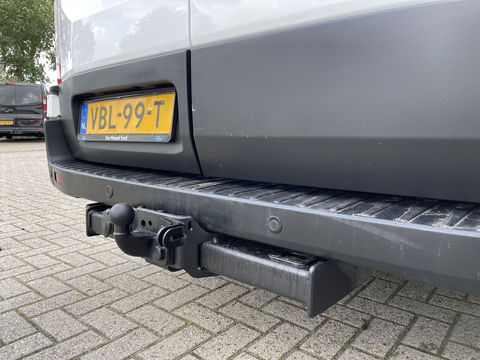 Ford Transit 310 2.0 TDCI L2H2 Trend / vaste prijs rijklaar € 16.950 ex btw / lease vanaf € 285 / airco / cruise control / euro 6 diesel / bpm vrij / trekhaak 2450 kg !