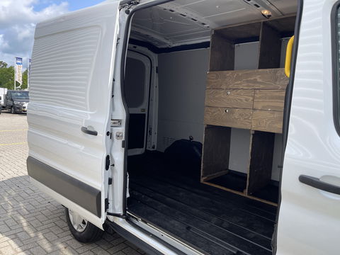 Ford Transit 310 2.0 TDCI L2H2 Trend / vaste prijs rijklaar € 16.950 ex btw / lease vanaf € 285 / airco / cruise control / euro 6 diesel / bpm vrij / trekhaak 2450 kg !