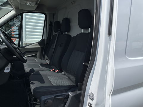 Ford Transit 310 2.0 TDCI L2H2 Trend / vaste prijs rijklaar € 16.950 ex btw / lease vanaf € 285 / airco / cruise control / euro 6 diesel / bpm vrij / trekhaak 2450 kg !