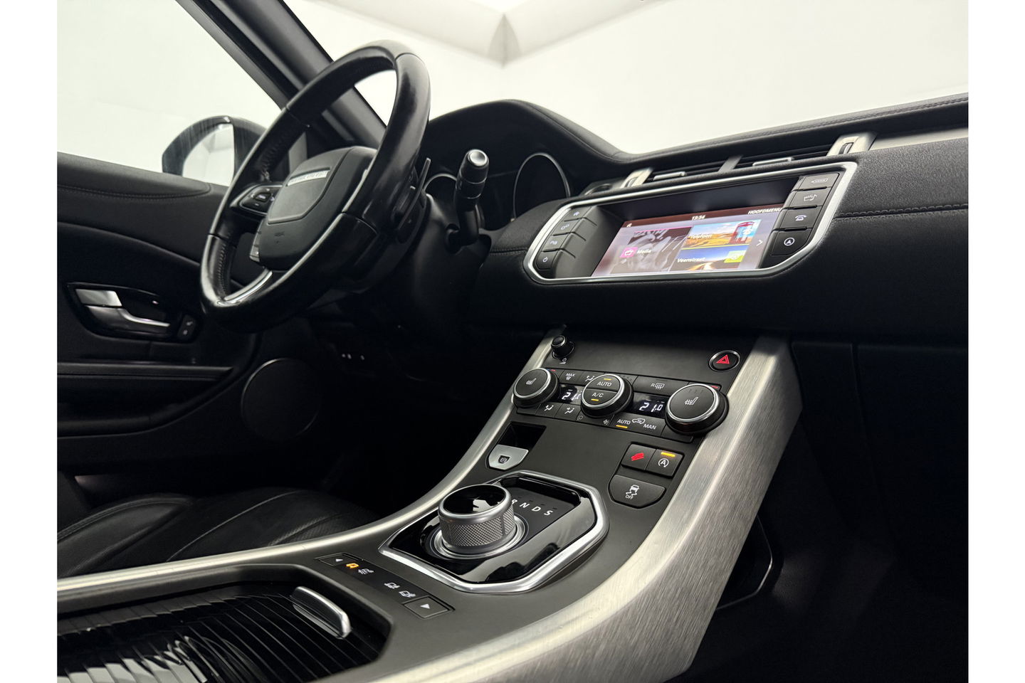 Land Rover Range Rover Evoque 2.0 TD4 HSE 150PK Pano LED Trekhaak Clima Cruise Navigatie 20"LMV Leder PDC