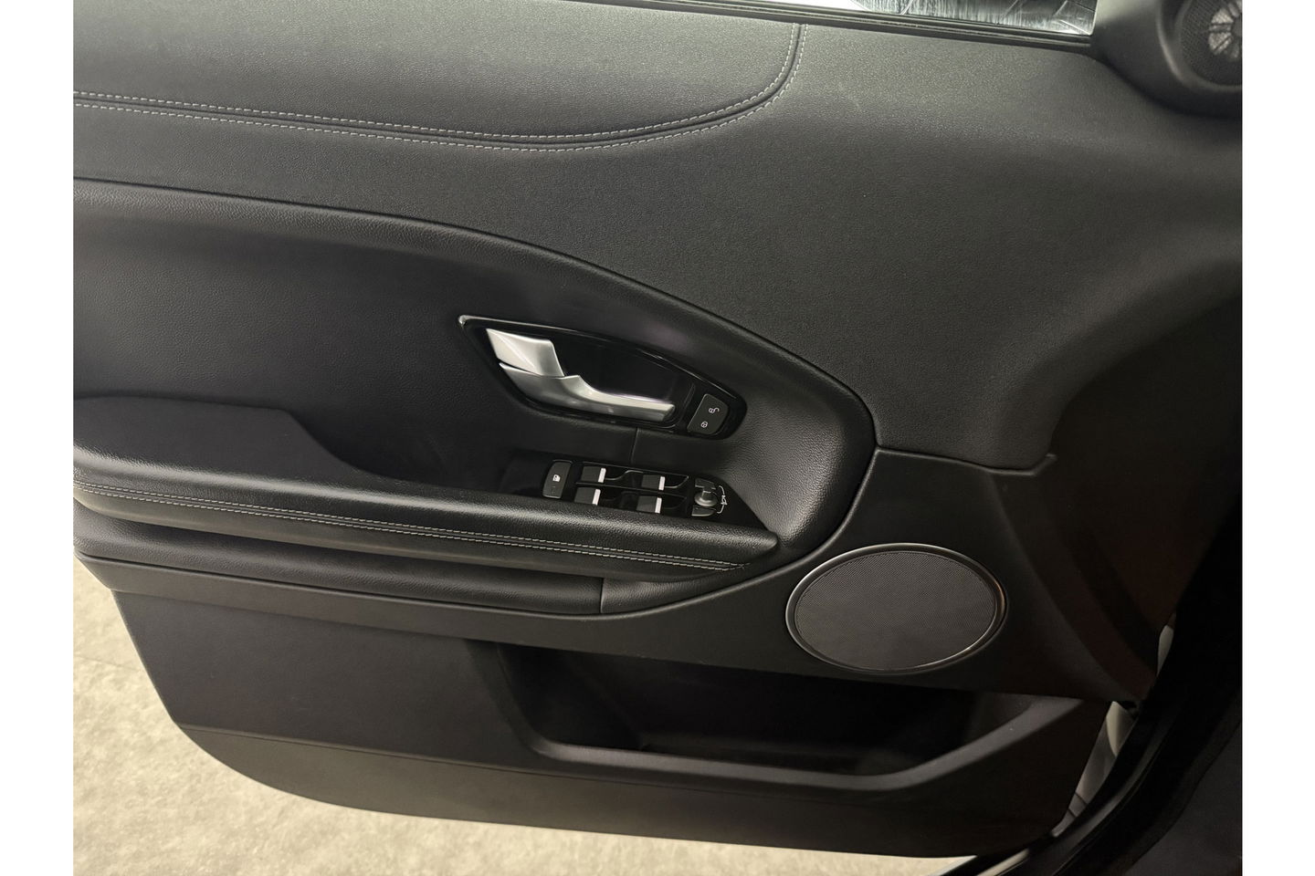 Land Rover Range Rover Evoque 2.0 TD4 HSE 150PK Pano LED Trekhaak Clima Cruise Navigatie 20"LMV Leder PDC