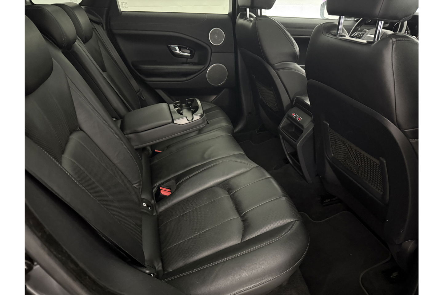 Land Rover Range Rover Evoque 2.0 TD4 HSE 150PK Pano LED Trekhaak Clima Cruise Navigatie 20"LMV Leder PDC