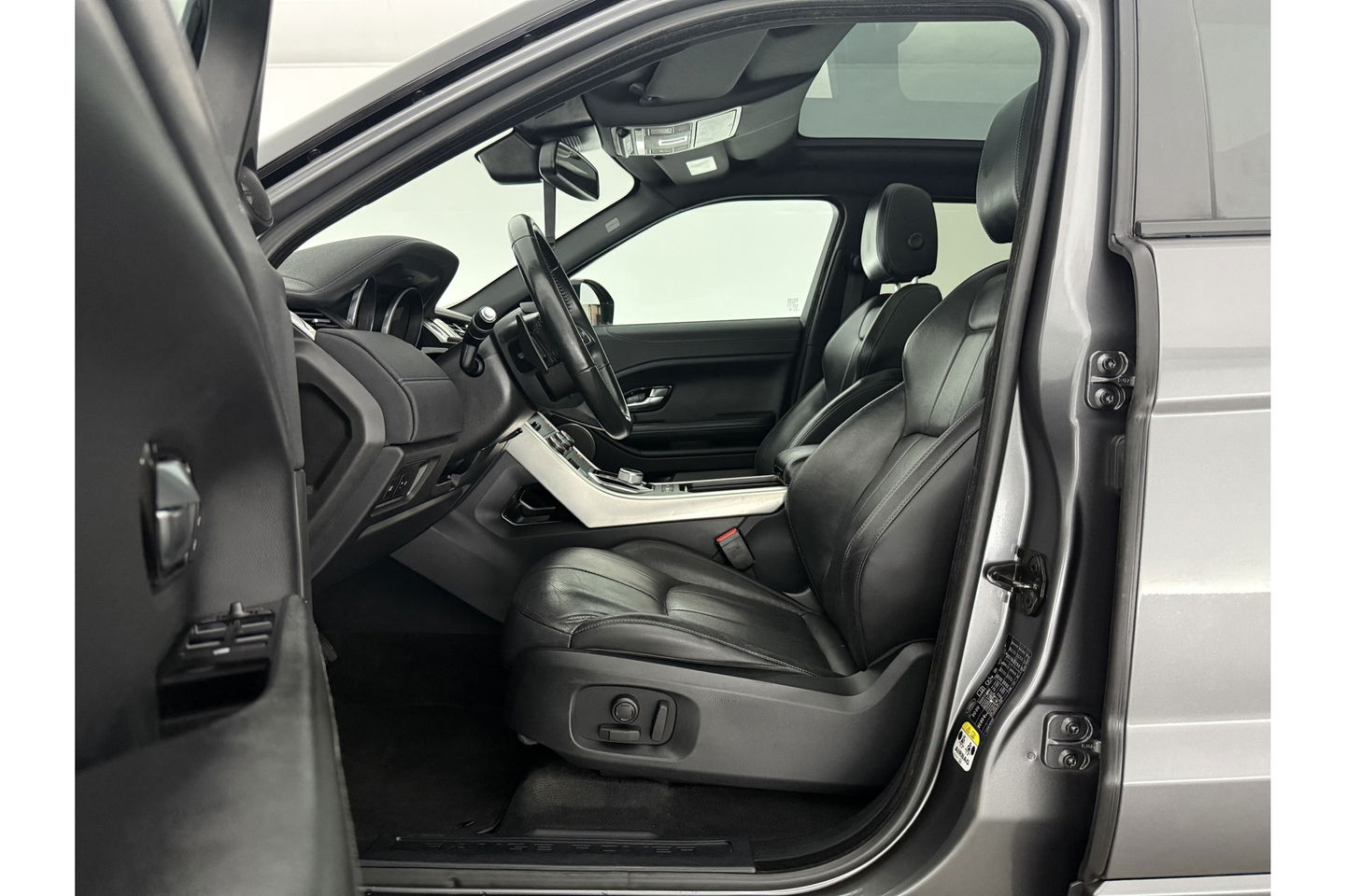 Land Rover Range Rover Evoque 2.0 TD4 HSE 150PK Pano LED Trekhaak Clima Cruise Navigatie 20"LMV Leder PDC