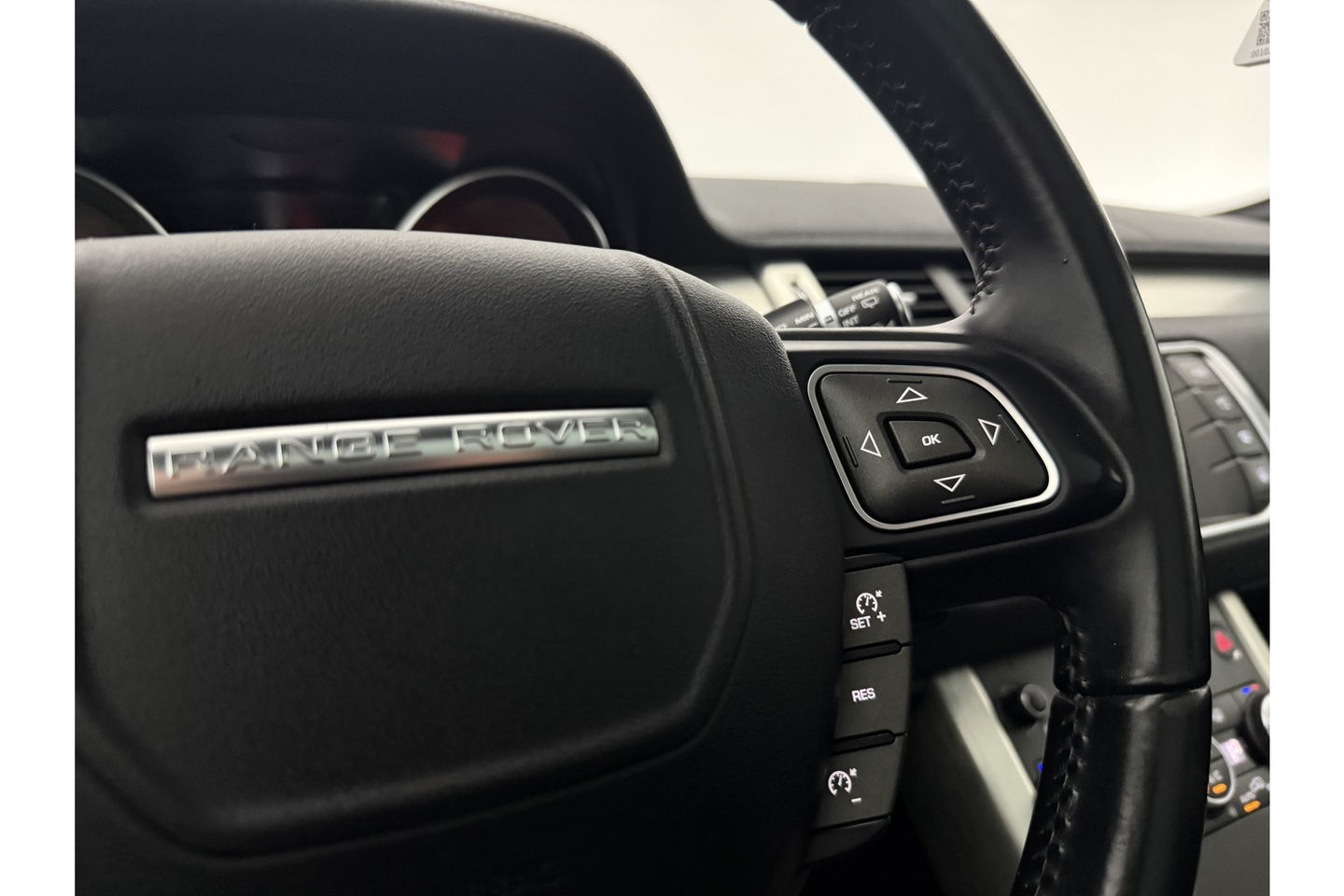 Land Rover Range Rover Evoque 2.0 TD4 HSE 150PK Pano LED Trekhaak Clima Cruise Navigatie 20"LMV Leder PDC