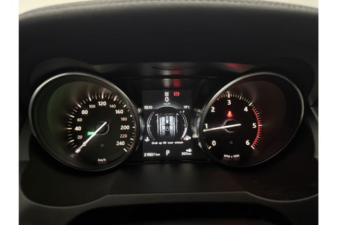 Land Rover Range Rover Evoque 2.0 TD4 HSE 150PK Pano LED Trekhaak Clima Cruise Navigatie 20"LMV Leder PDC