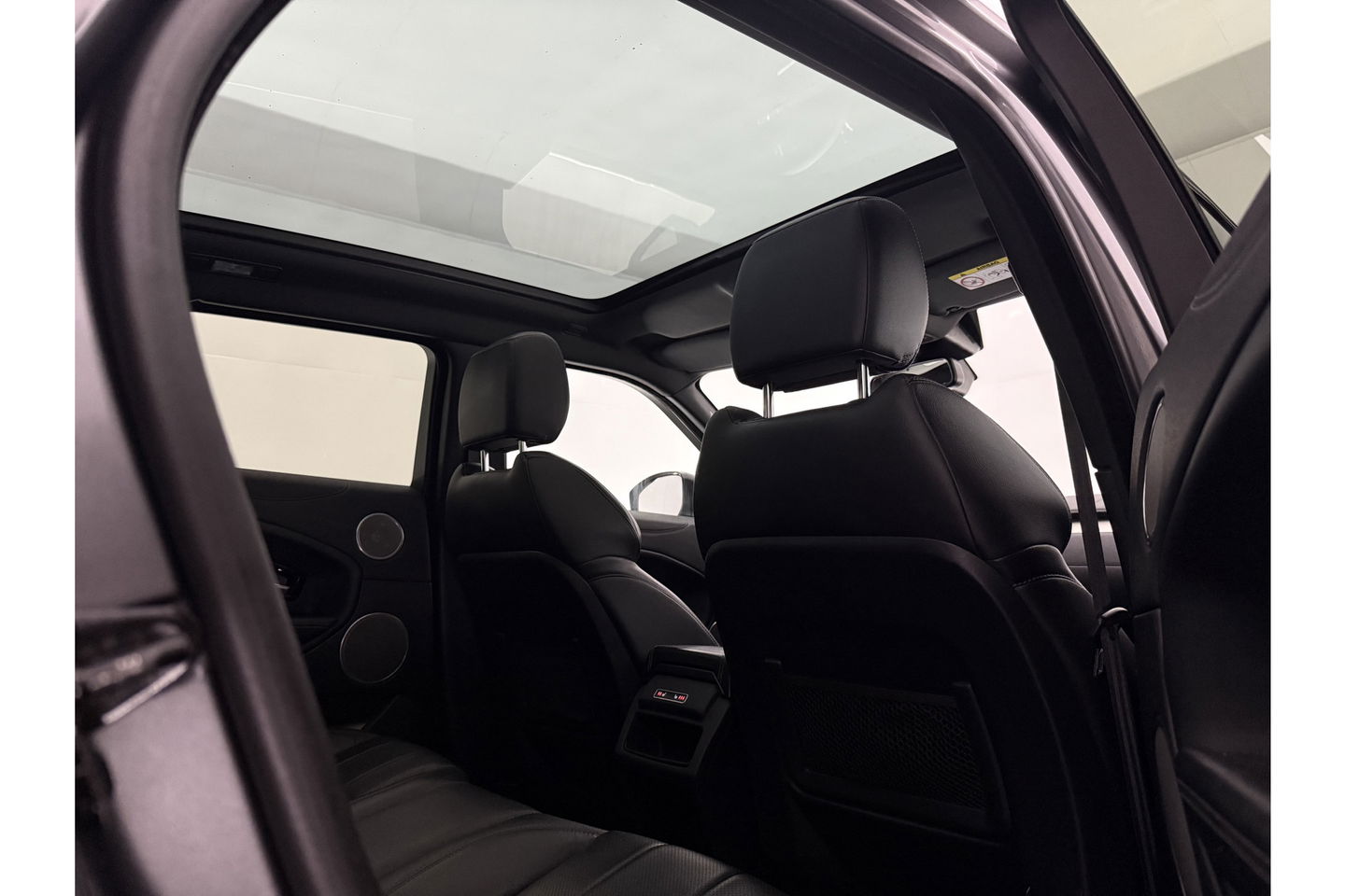 Land Rover Range Rover Evoque 2.0 TD4 HSE 150PK Pano LED Trekhaak Clima Cruise Navigatie 20"LMV Leder PDC