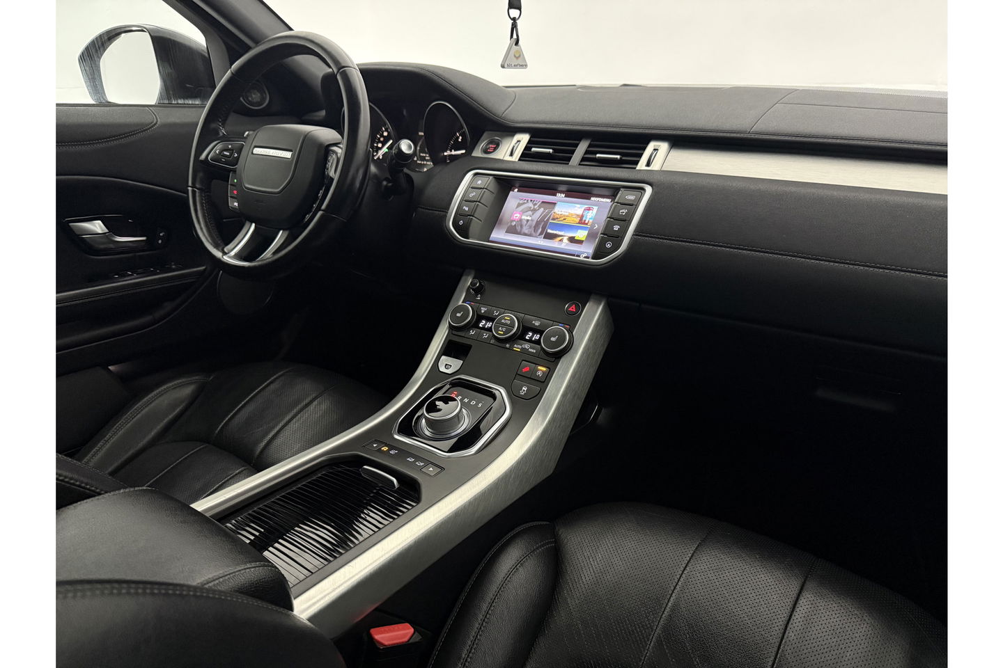 Land Rover Range Rover Evoque 2.0 TD4 HSE 150PK Pano LED Trekhaak Clima Cruise Navigatie 20"LMV Leder PDC
