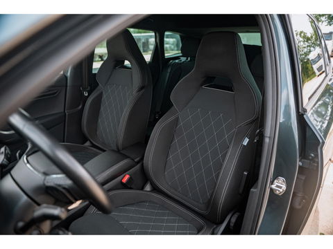 Škoda Karoq 1.5 TSI ACT Sportline Business | TREKHAAK | DIGI DASH | CLIMA | NAVI