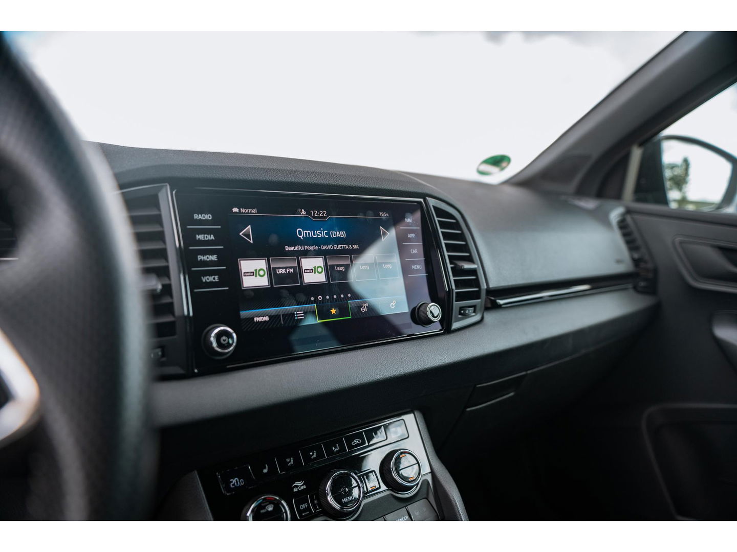 Škoda Karoq 1.5 TSI ACT Sportline Business | TREKHAAK | DIGI DASH | CLIMA | NAVI