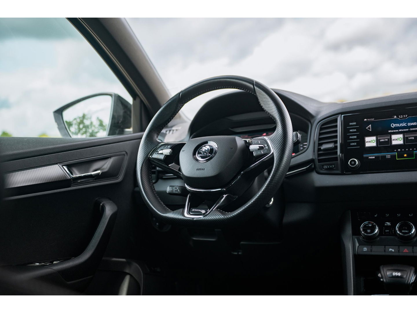 Škoda Karoq 1.5 TSI ACT Sportline Business | TREKHAAK | DIGI DASH | CLIMA | NAVI