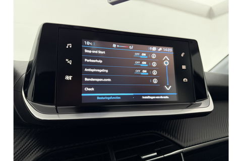 Peugeot 208 1.2 PureTech Airco Carplay Cruise LED Navigatie 16"LMV PDC