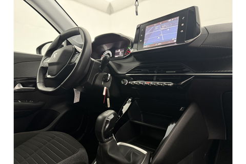 Peugeot 208 1.2 PureTech Airco Carplay Cruise LED Navigatie 16"LMV PDC