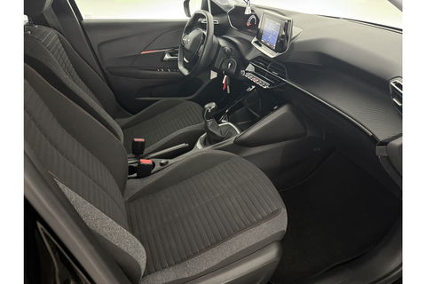 Peugeot 208 1.2 PureTech Airco Carplay Cruise LED Navigatie 16"LMV PDC