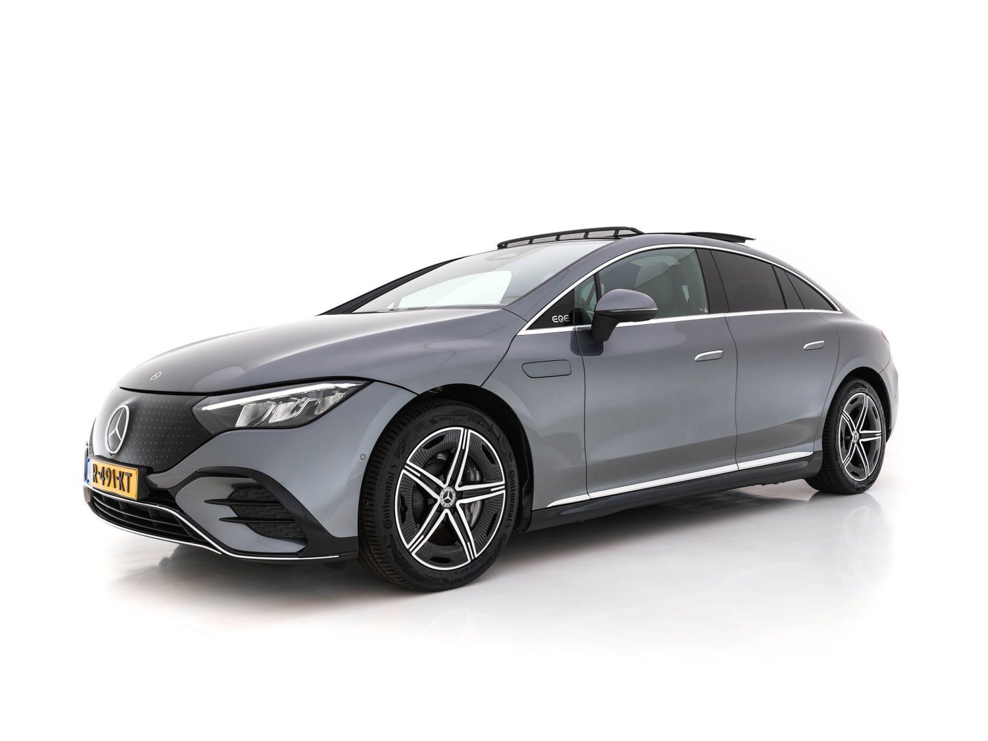 Mercedes-Benz EQE 350+ Launch-Edition AMG-Line 91 kWh [ 3-Fase ] Aut. *PANO | BURMESTER-SURROUND | ADAPTIVE-CRUISE | BLINDSPOT | LEATHER-MICROFIBRE | FULL-LED | AMBIENT-LIGHT | MEMORY-PACK | DIGI-COCKPIT | SPORT-SEATS | CAMERA | KEYLESS | DAB+ | CARPLAY |