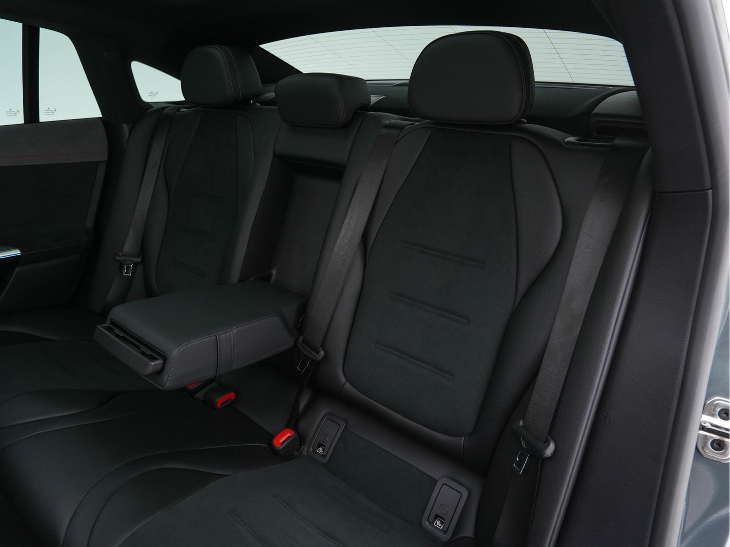 Mercedes-Benz EQE 350+ Launch-Edition AMG-Line 91 kWh [ 3-Fase ] Aut. *PANO | BURMESTER-SURROUND | ADAPTIVE-CRUISE | BLINDSPOT | LEATHER-MICROFIBRE | FULL-LED | AMBIENT-LIGHT | MEMORY-PACK | DIGI-COCKPIT | SPORT-SEATS | CAMERA | KEYLESS | DAB+ | CARPLAY |