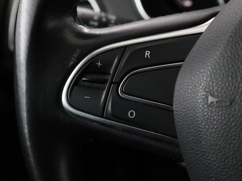 Renault Mégane 1.2 TCe Bose | Trekhaak | Half leder | Camera | Massage | Navigatie | Climate control | Park Assist | Cruise control | Keyless