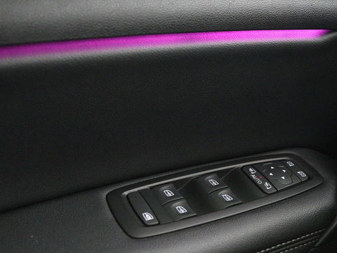 Renault Mégane 1.2 TCe Bose | Trekhaak | Half leder | Camera | Massage | Navigatie | Climate control | Park Assist | Cruise control | Keyless