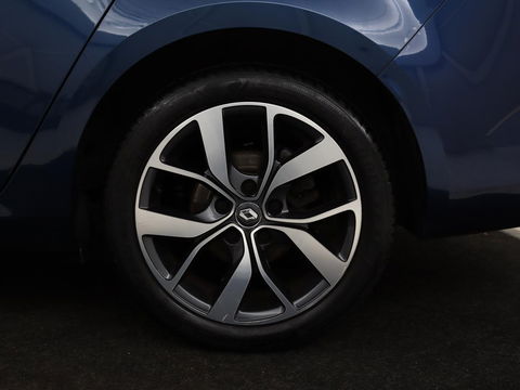 Renault Mégane 1.2 TCe Bose | Trekhaak | Half leder | Camera | Massage | Navigatie | Climate control | Park Assist | Cruise control | Keyless