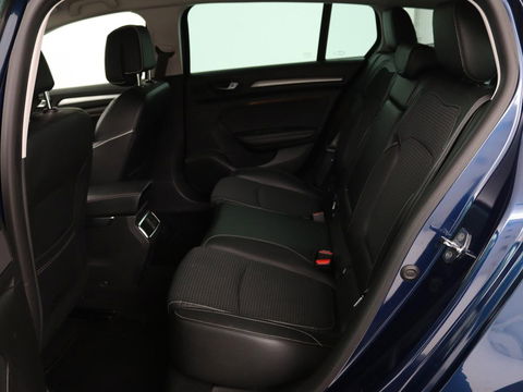 Renault Mégane 1.2 TCe Bose | Trekhaak | Half leder | Camera | Massage | Navigatie | Climate control | Park Assist | Cruise control | Keyless