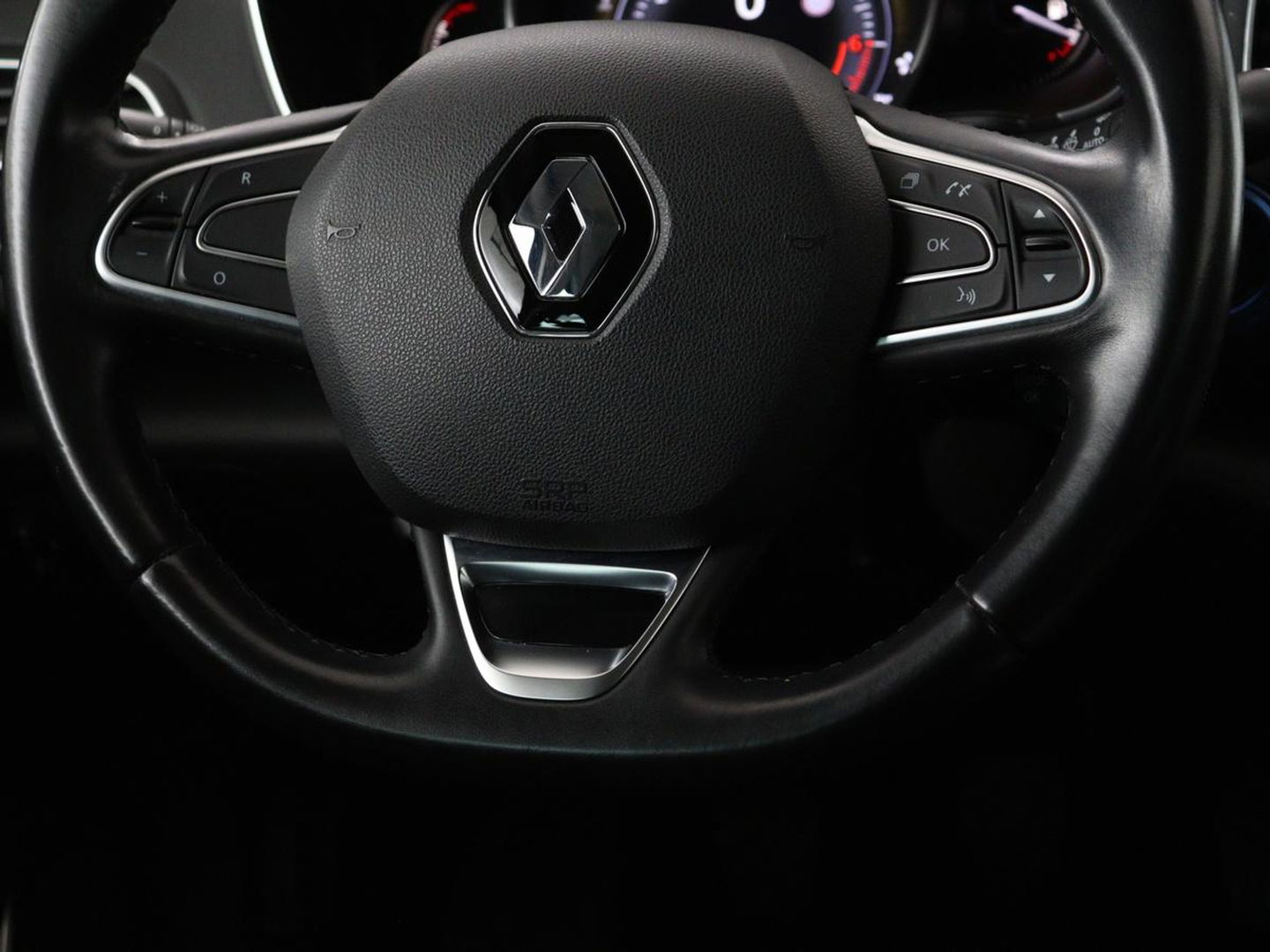 Renault Mégane 1.2 TCe Bose | Trekhaak | Half leder | Camera | Massage | Navigatie | Climate control | Park Assist | Cruise control | Keyless