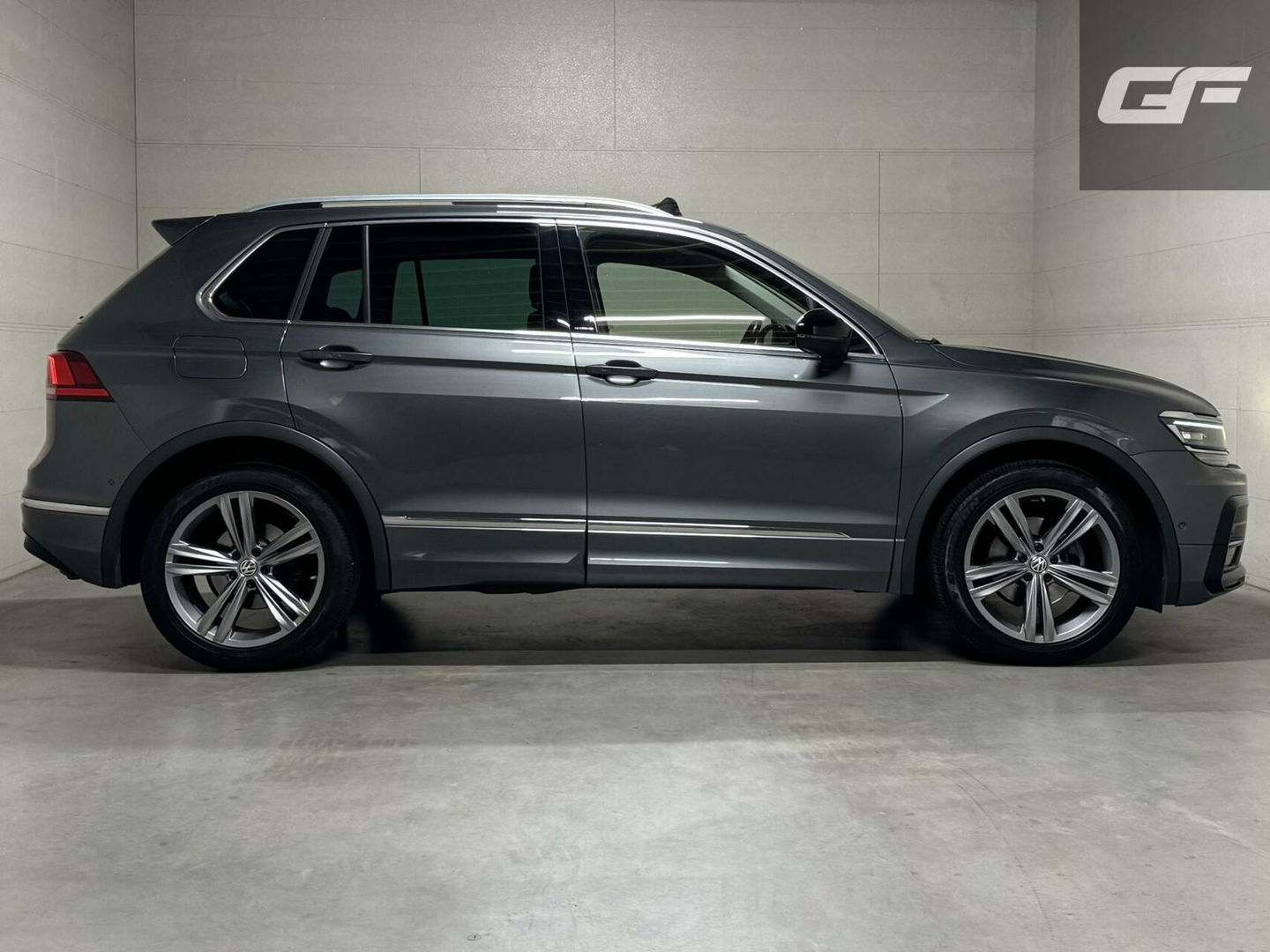 Volkswagen Tiguan 1.5 TSI ACT R-Line Pano HUD Virtual Trekh.