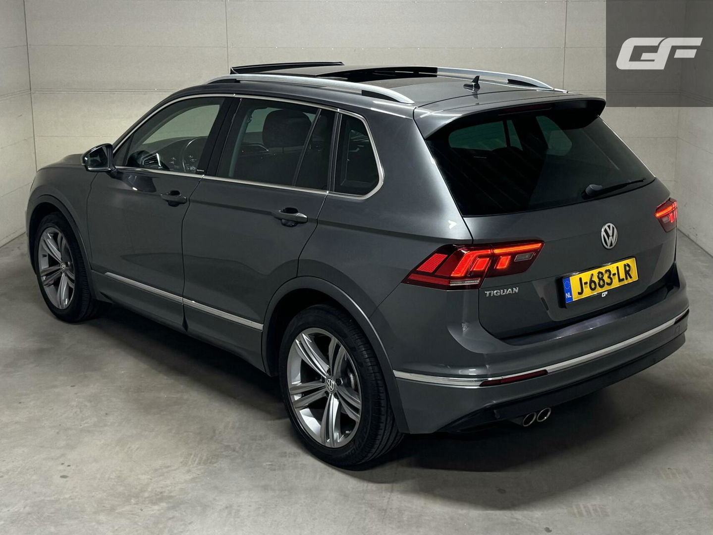 Volkswagen Tiguan 1.5 TSI ACT R-Line Pano HUD Virtual Trekh.