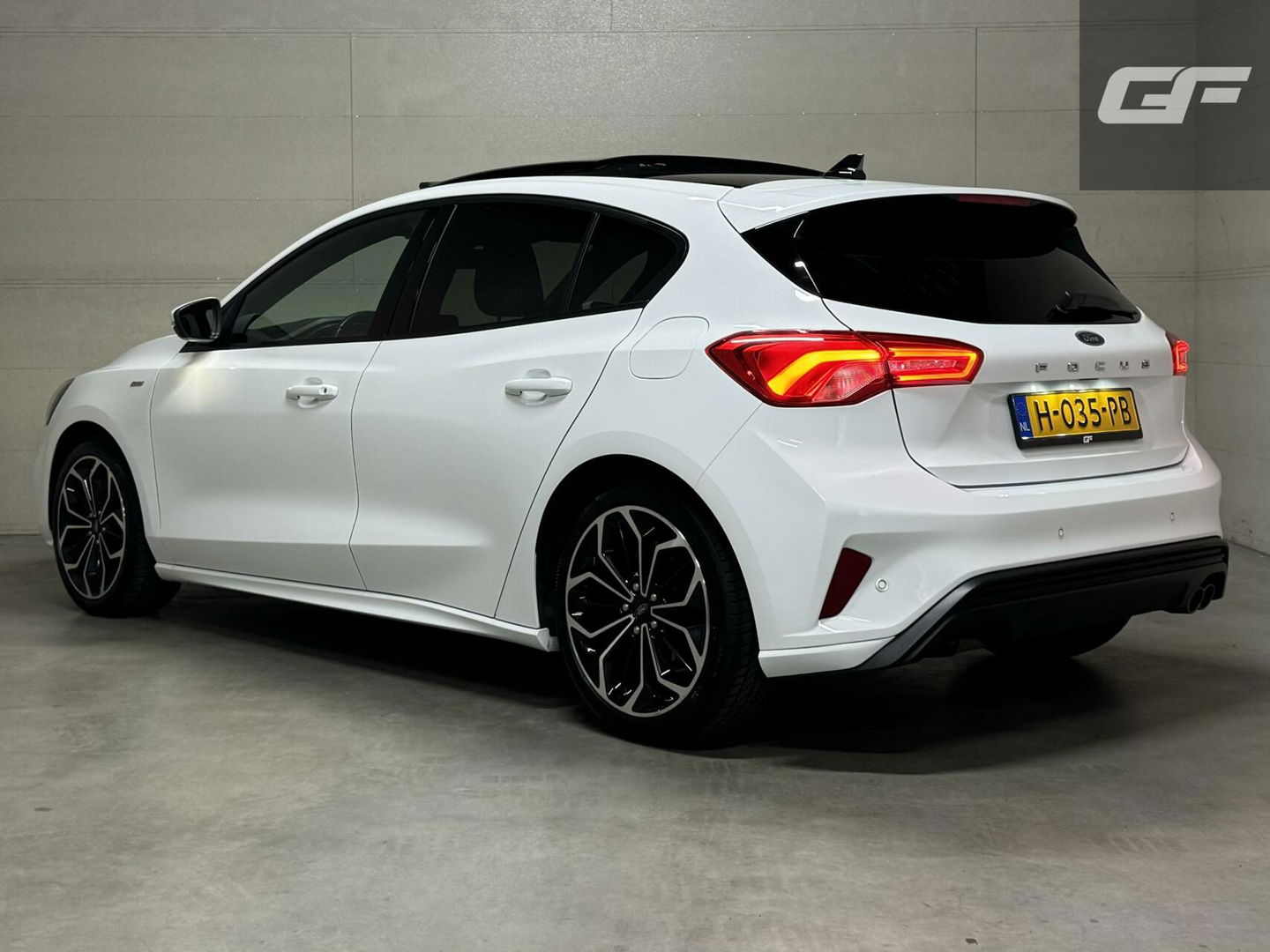 Ford Focus 1.5 EcoBoost ST Line Pano ACC CarPlay Winterpack