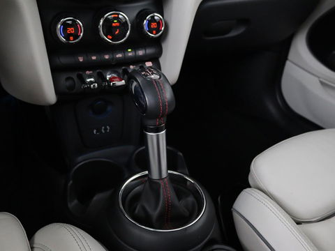MINI Cooper S 2.0 Chili Serious Business | Panoramadak | Leder | Head-Up | Navigatie | Full LED | Harman/Kardon | Climate control | Keyless | Parkeerhulp | Cruise control