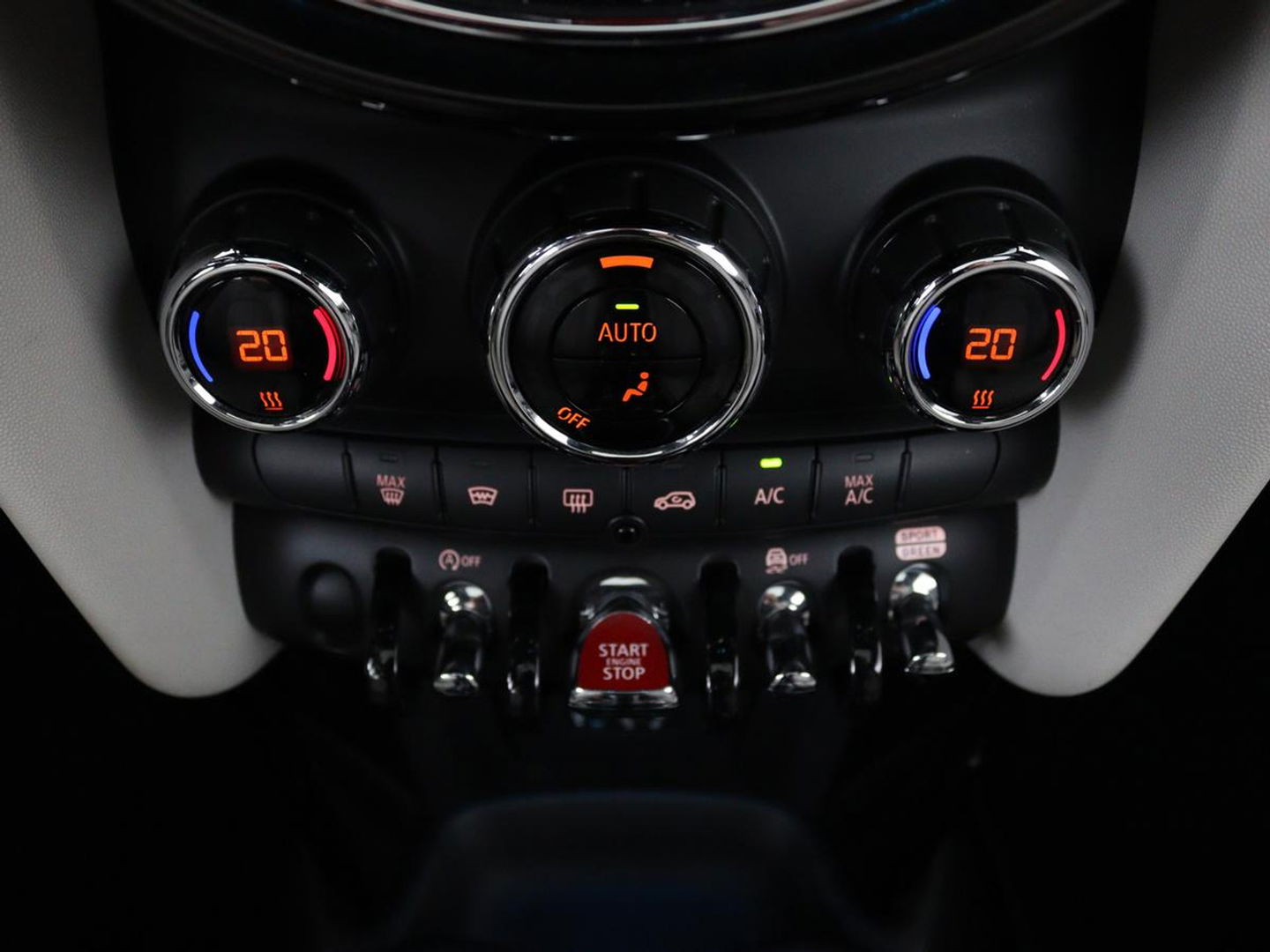 MINI Cooper S 2.0 Chili Serious Business | Panoramadak | Leder | Head-Up | Navigatie | Full LED | Harman/Kardon | Climate control | Keyless | Parkeerhulp | Cruise control