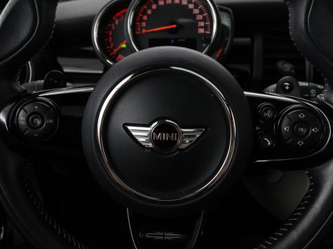 MINI Cooper S 2.0 Chili Serious Business | Panoramadak | Leder | Head-Up | Navigatie | Full LED | Harman/Kardon | Climate control | Keyless | Parkeerhulp | Cruise control