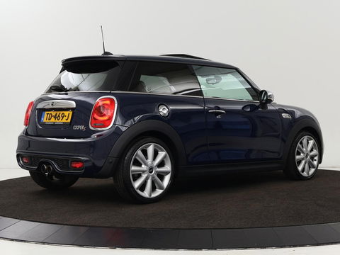 MINI Cooper S 2.0 Chili Serious Business | Panoramadak | Leder | Head-Up | Navigatie | Full LED | Harman/Kardon | Climate control | Keyless | Parkeerhulp | Cruise control