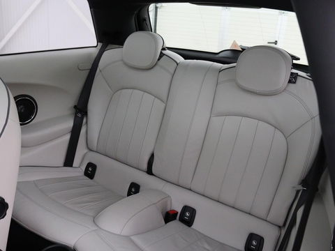 MINI Cooper S 2.0 Chili Serious Business | Panoramadak | Leder | Head-Up | Navigatie | Full LED | Harman/Kardon | Climate control | Keyless | Parkeerhulp | Cruise control