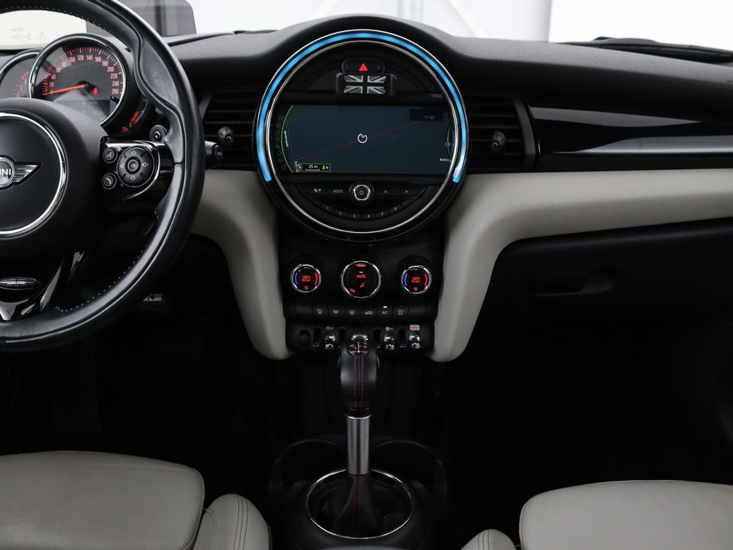 MINI Cooper S 2.0 Chili Serious Business | Panoramadak | Leder | Head-Up | Navigatie | Full LED | Harman/Kardon | Climate control | Keyless | Parkeerhulp | Cruise control